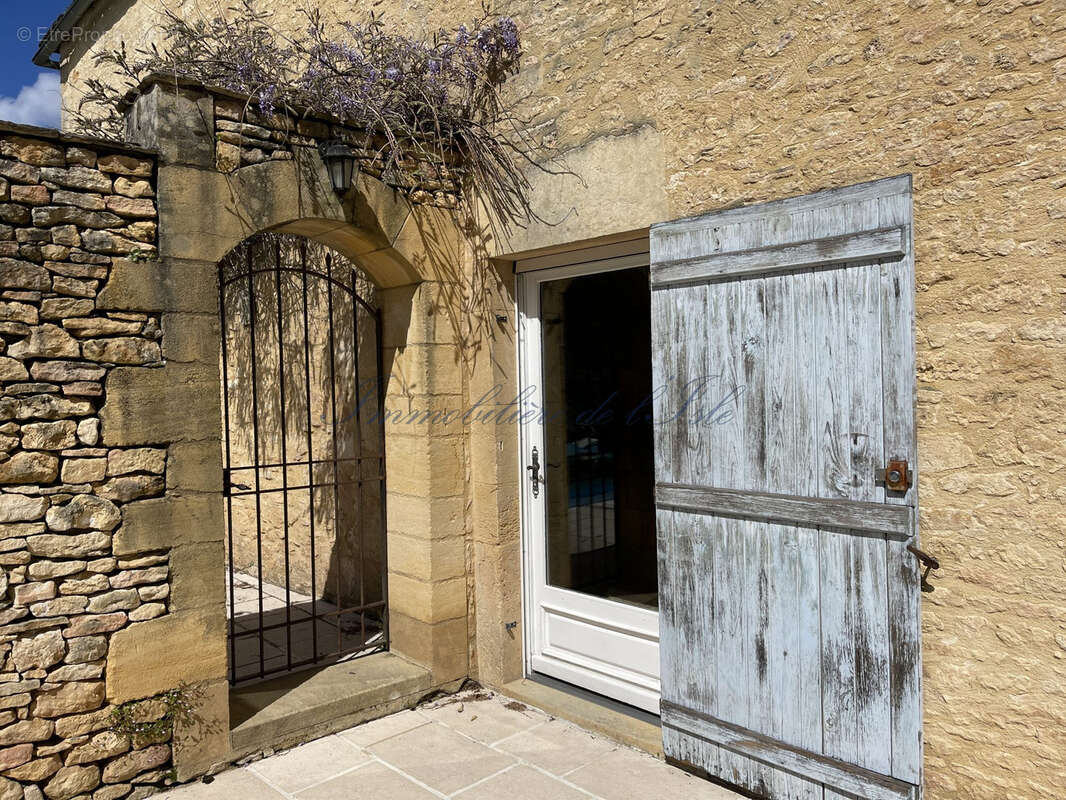 Maison à VALOJOULX