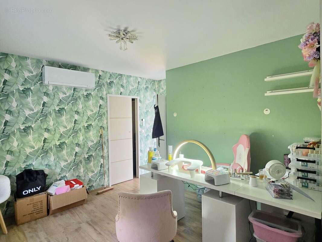 Photo 6