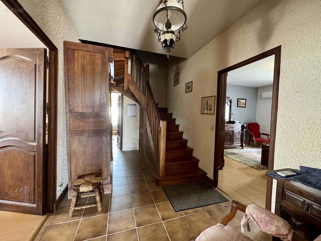VILLENEUVE SUR LOT, propriété avec rapport locatif possible, grange, piscine et terrain d'environ 4,5ha - photo 16