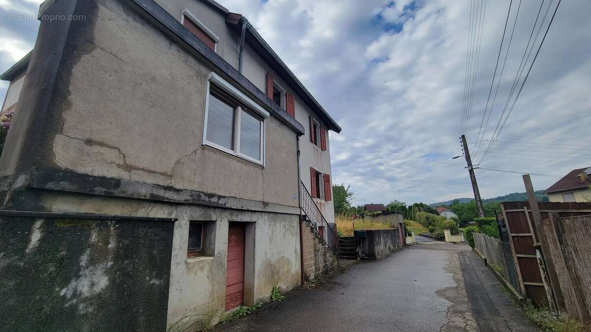Maison à BADEVEL