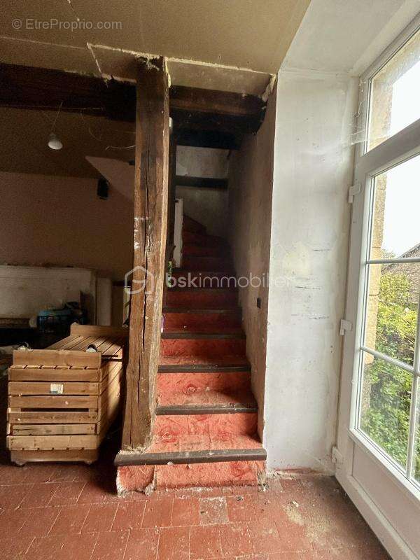 Maison à LA ROCHE-EN-BRENIL