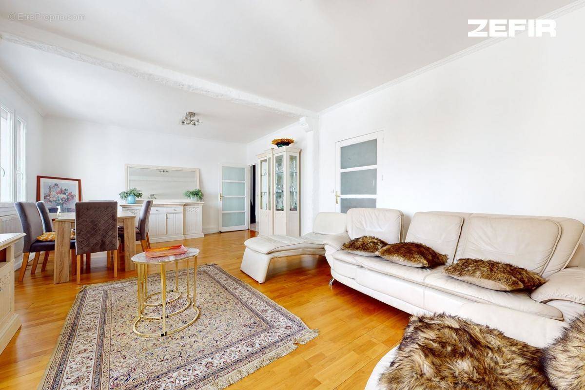 Maison à ROUSSILLON