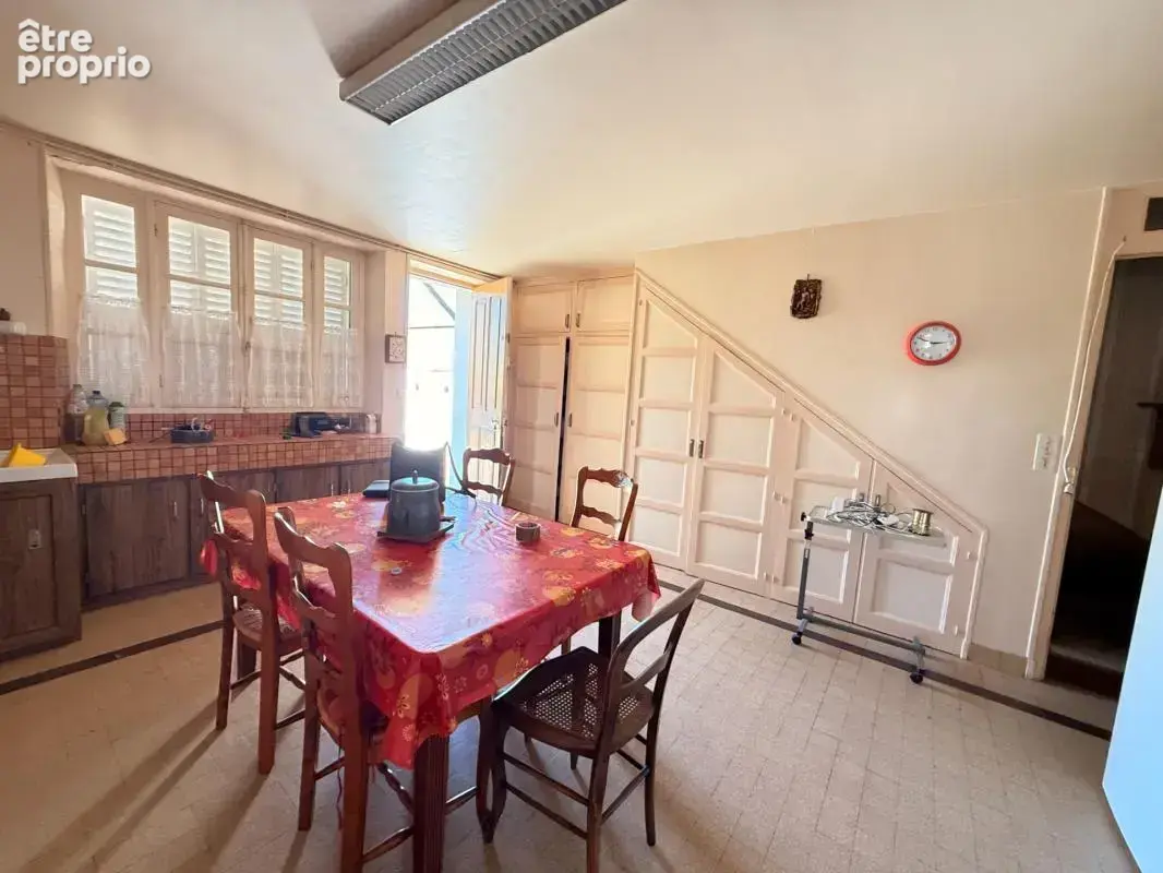 EN EXCLUSIVITE ! Maison en pierre de 136m², 2 garages sur terrain de 950m² 71 500 € - photo 3