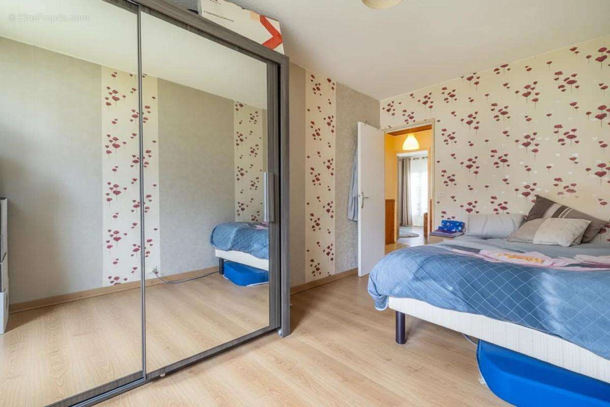 Appartement à SAVIGNY-LE-TEMPLE