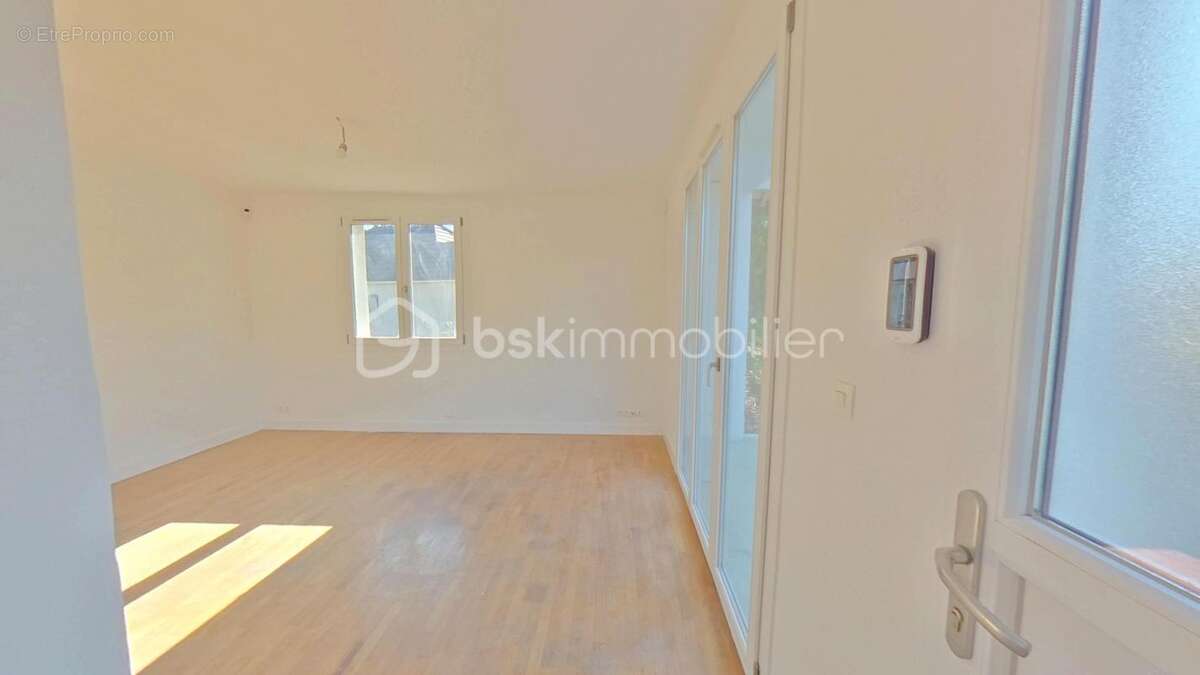 Maison à EGRISELLES-LE-BOCAGE