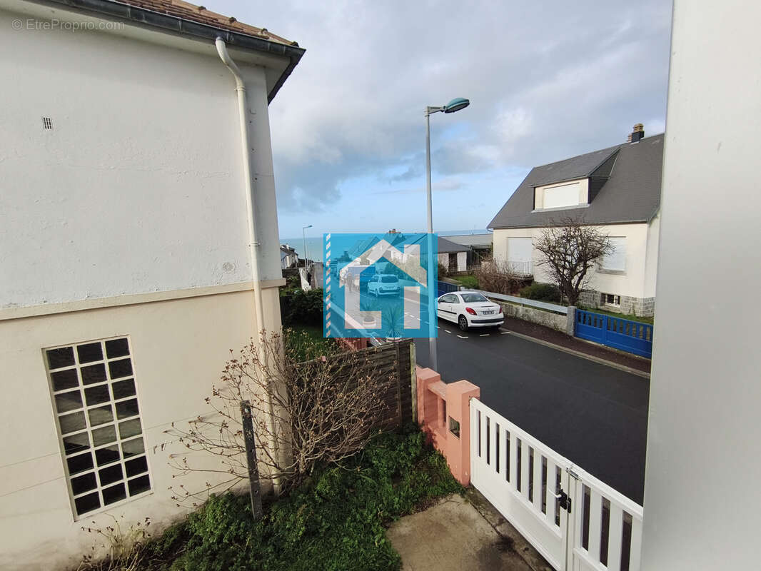 Maison à DONVILLE-LES-BAINS