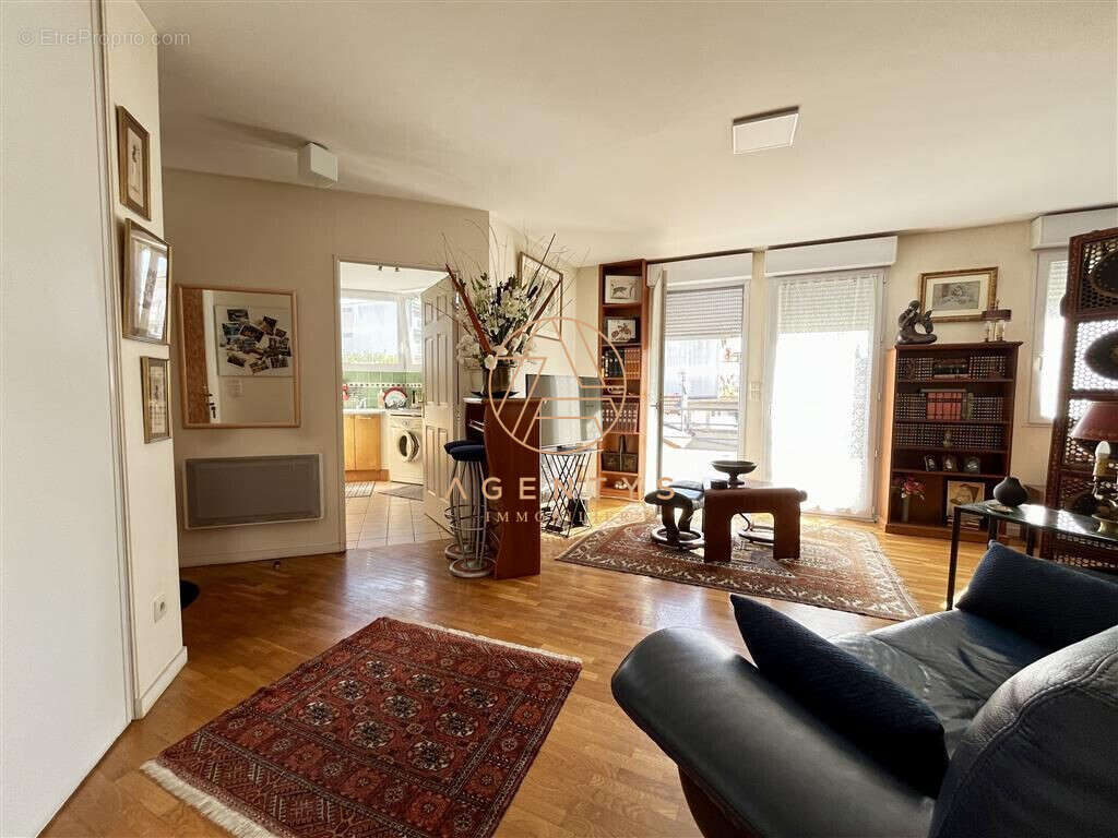 Appartement à SAINT-MAUR-DES-FOSSES