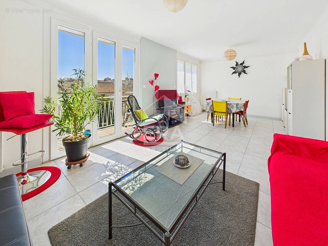 Maison à ONET-LE-CHATEAU