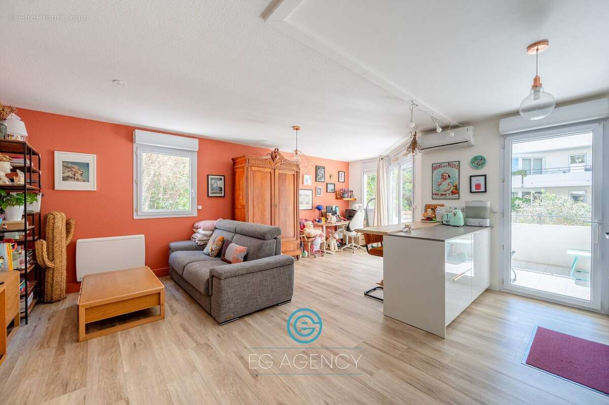 Appartement à MARSEILLE-8E