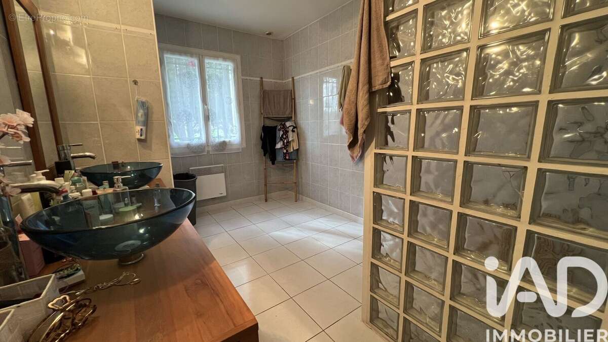 Maison 145 m² à Margueron  - photo 6