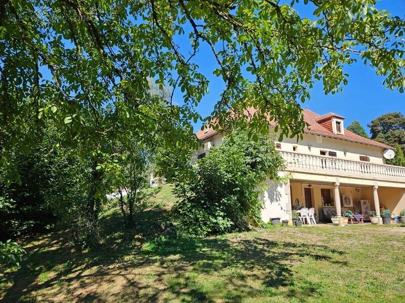 Maison à SAINT-YBARD