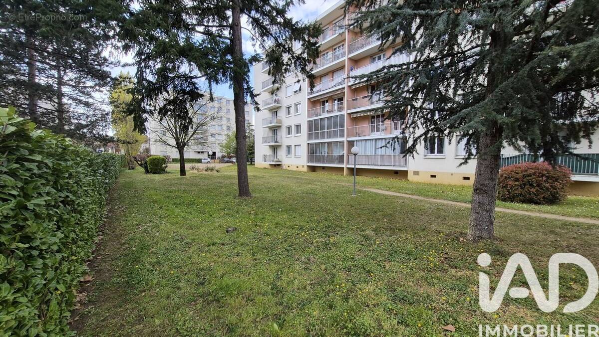 Photo 1 - Appartement à VILLEURBANNE