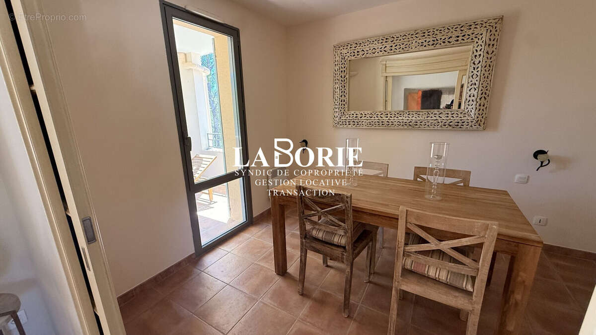 Appartement 4 pièces 76 m² à vendre à Saumane-De-Vaucluse (84800) - photo 2