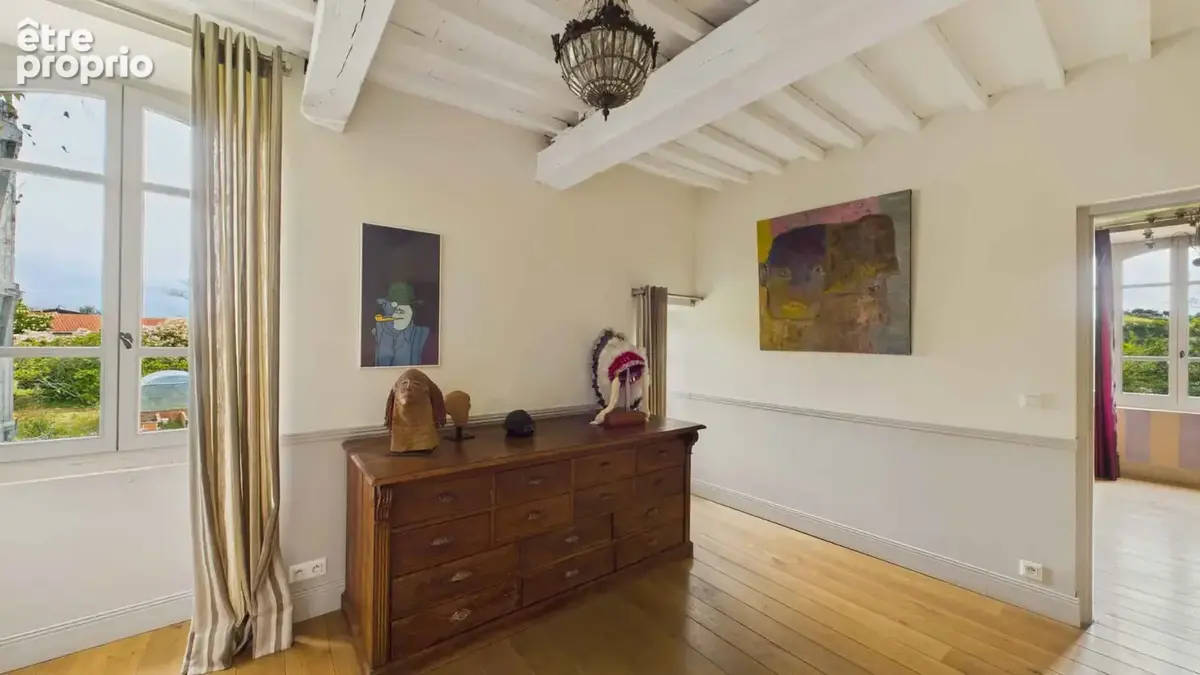 Ensemble immobilier empreint de charme, d'authenticité et d'une élégance discrète. - photo 5