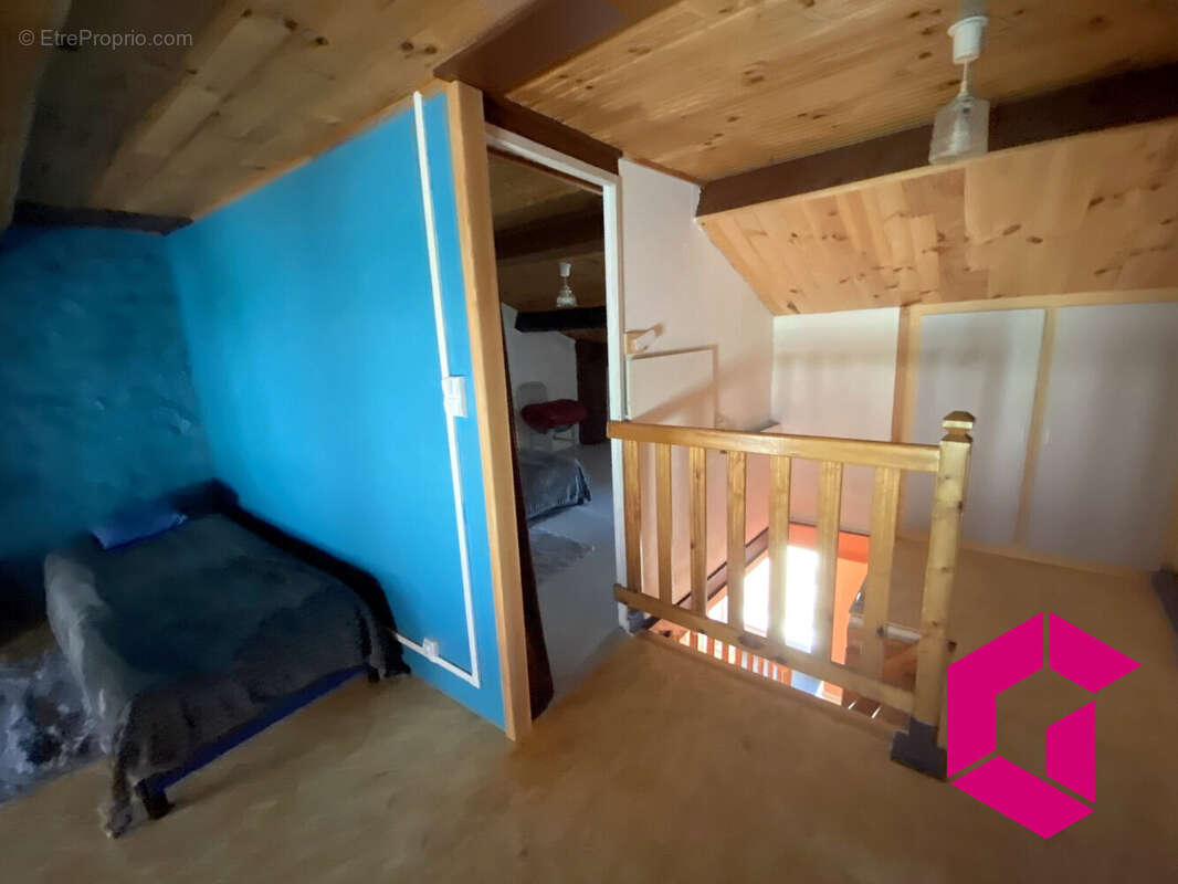 Maison à CRAPONNE-SUR-ARZON