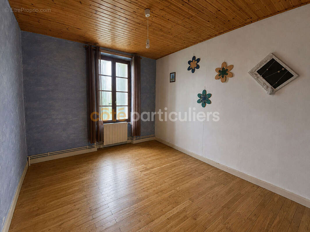 Maison familiale de 210 m² avec piscine à Saint-Michel-En-L'Herm - photo 11