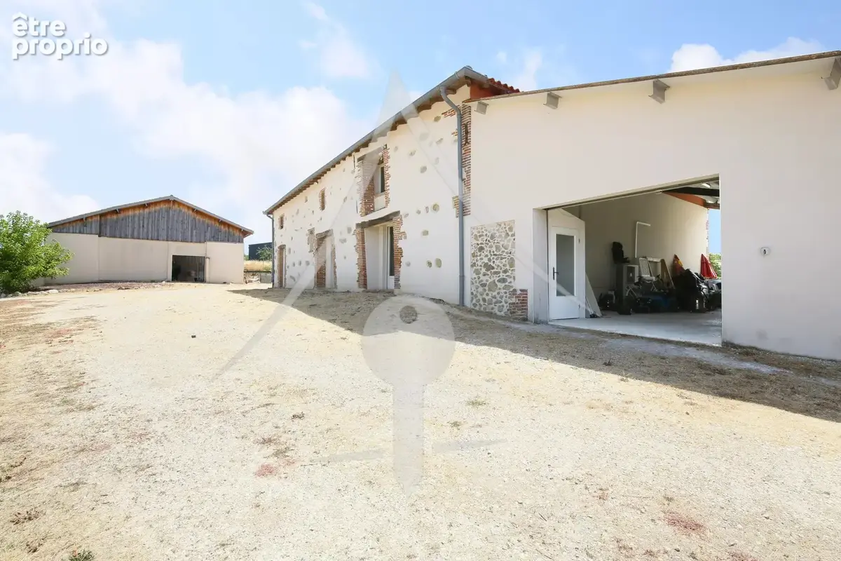 Superbe domaine avec dépendances et piscine - photo 15