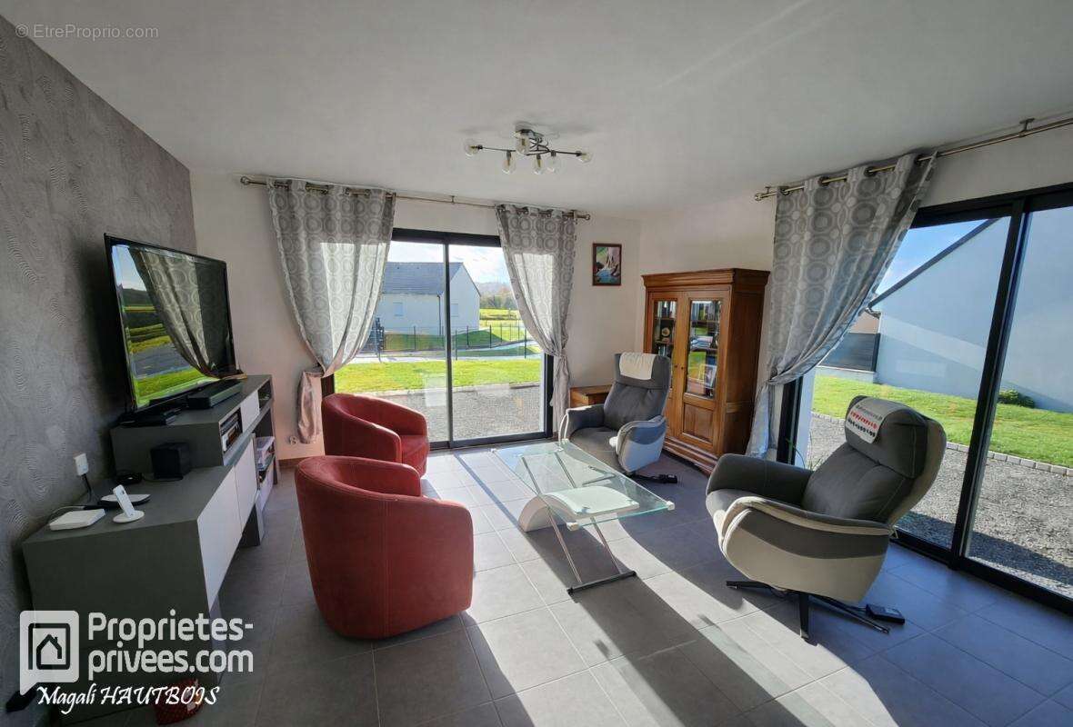 Maison à SAINT-HILAIRE-DU-HARCOUET