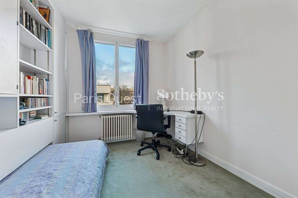 Appartement à NEUILLY-SUR-SEINE