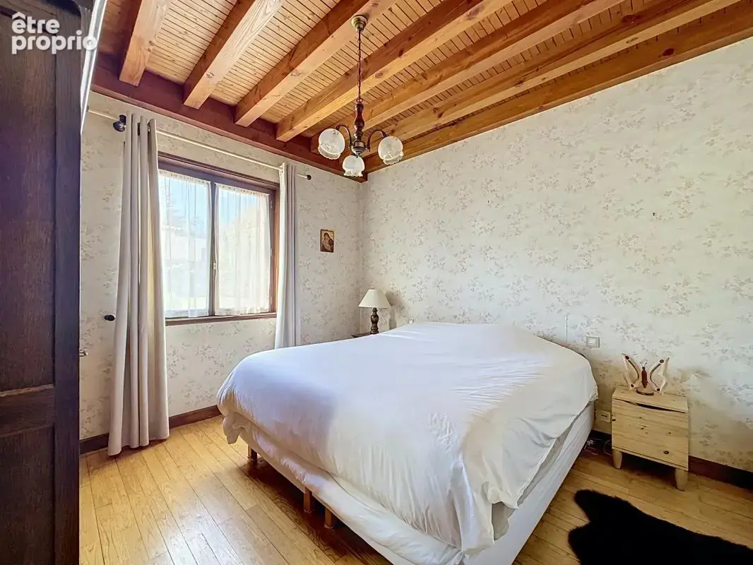 Maison - 6 Chambres - Cave - Garage double - Jardin - Au calme absolu - photo 14
