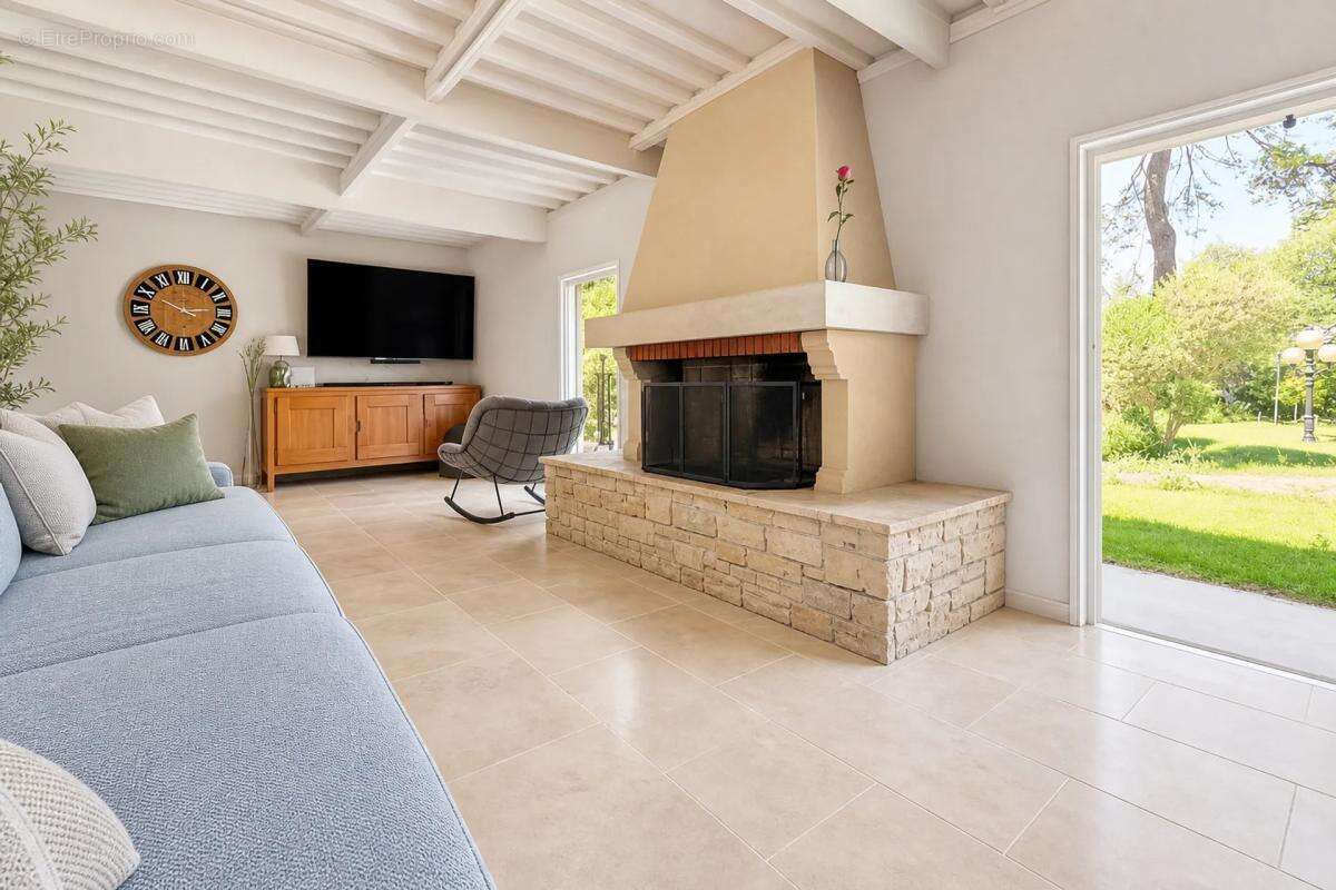 Maison de 11 pièces de 368 m² à Châteauneuf-sur-Isère - photo 10