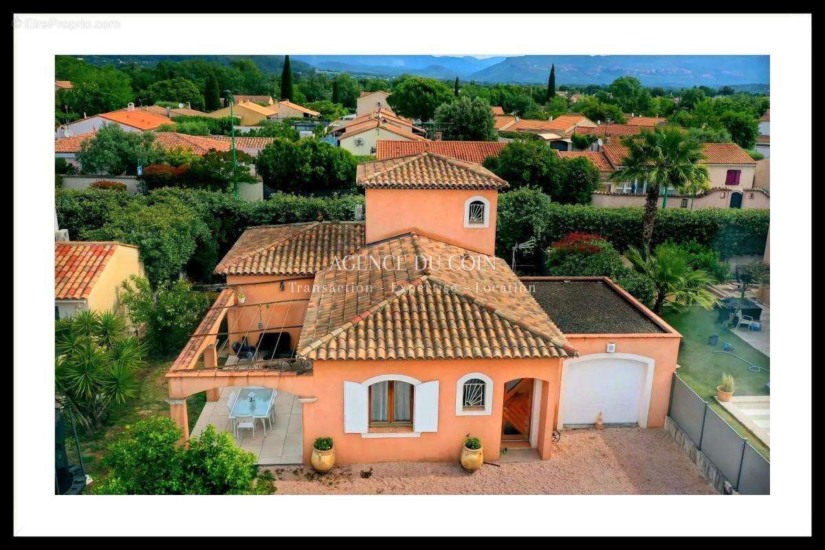 Maison à LE MUY