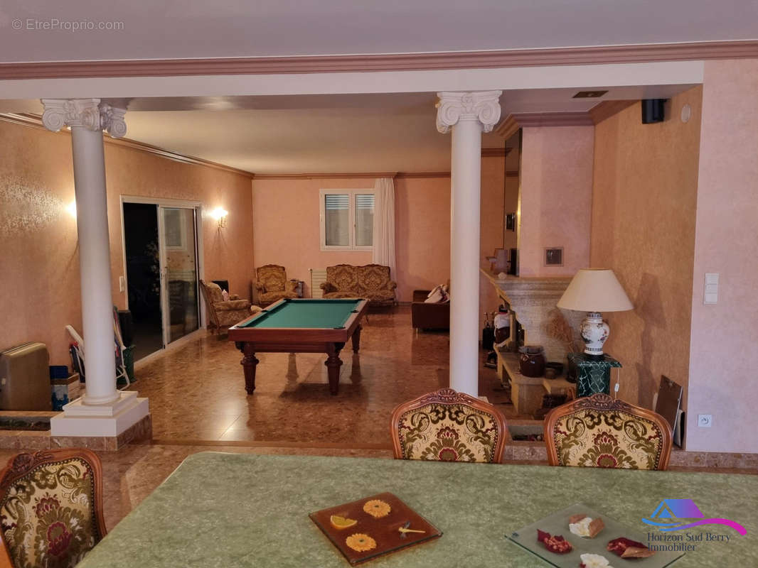 Séjour - Maison à AIGURANDE