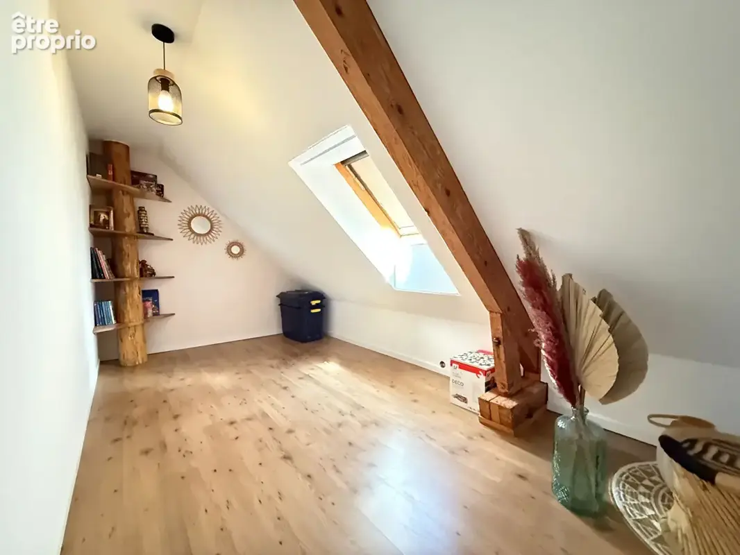 Maison Lons -le-Saunier 6 pièces/ 5 chambres/ 167 m² habitables - photo 5