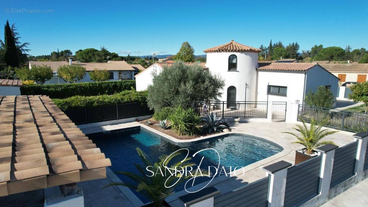 Maison à VILLEMOUSTAUSSOU