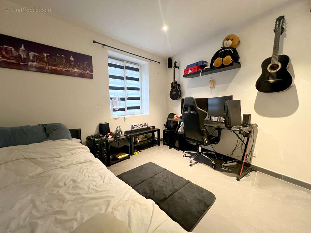 Appartement à GREZIEU-LA-VARENNE