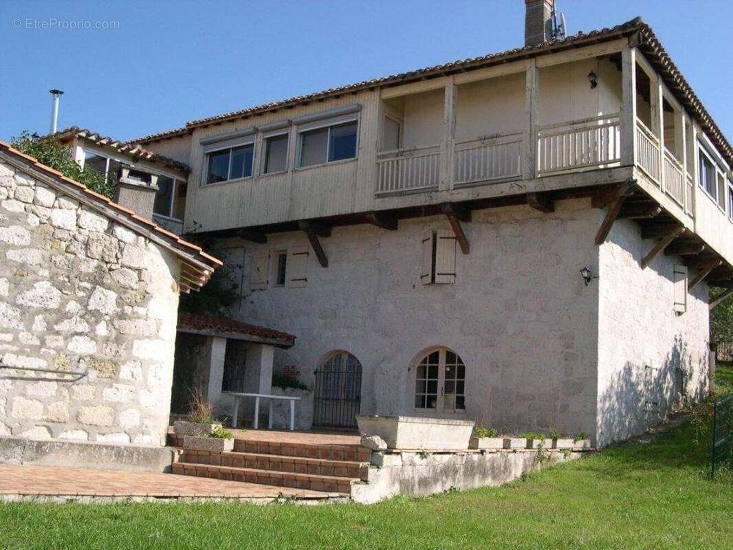 Maison 620 m² à Valence  - photo 5