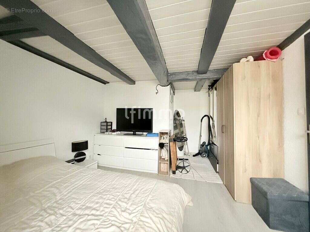 Appartement à BOUROGNE