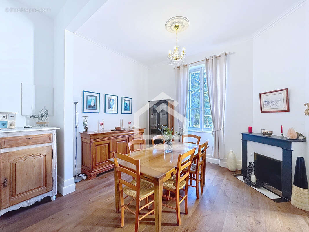 Maison à CANTENAC