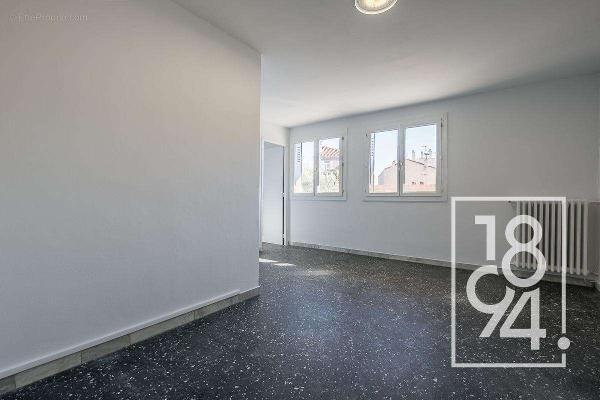 Appartement à MARSEILLE-4E