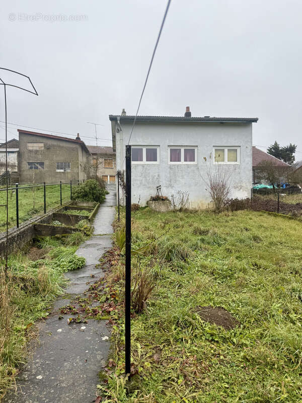 Maison à EPIEZ-SUR-CHIERS