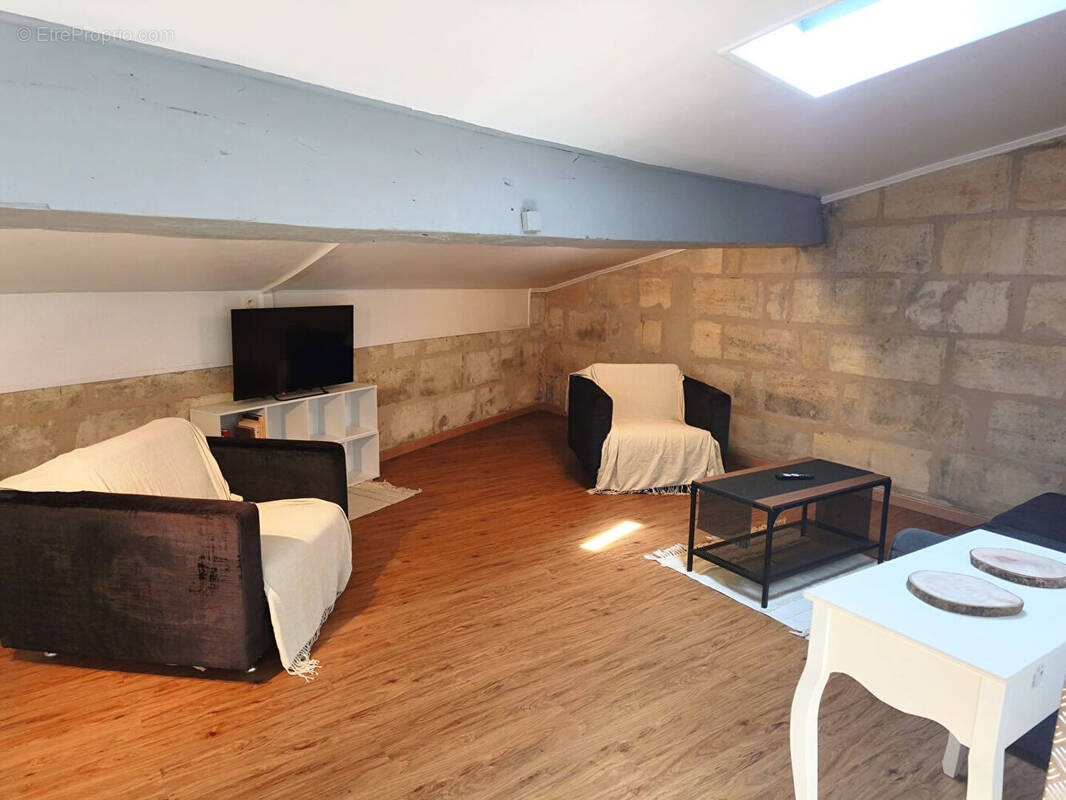 Appartement 3 pièces 58 m² · à Bordeaux · 57,7 m² · 230 015 €