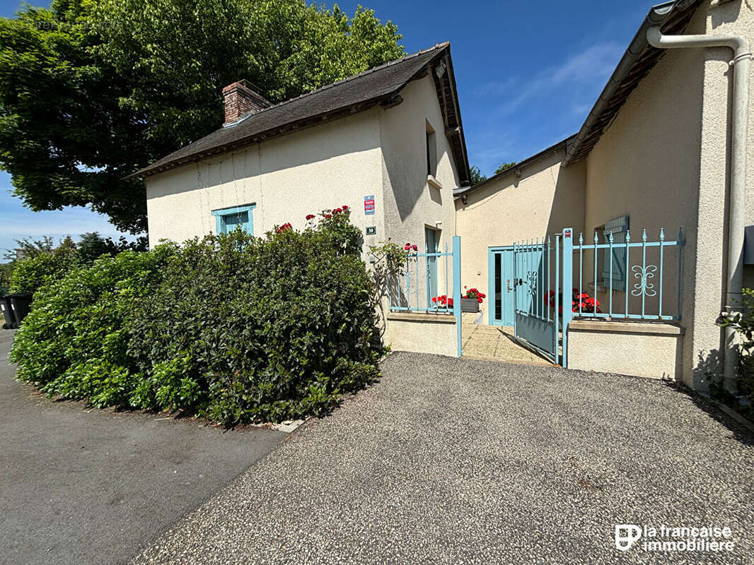 Maison à NOYAL-CHATILLON-SUR-SEICHE