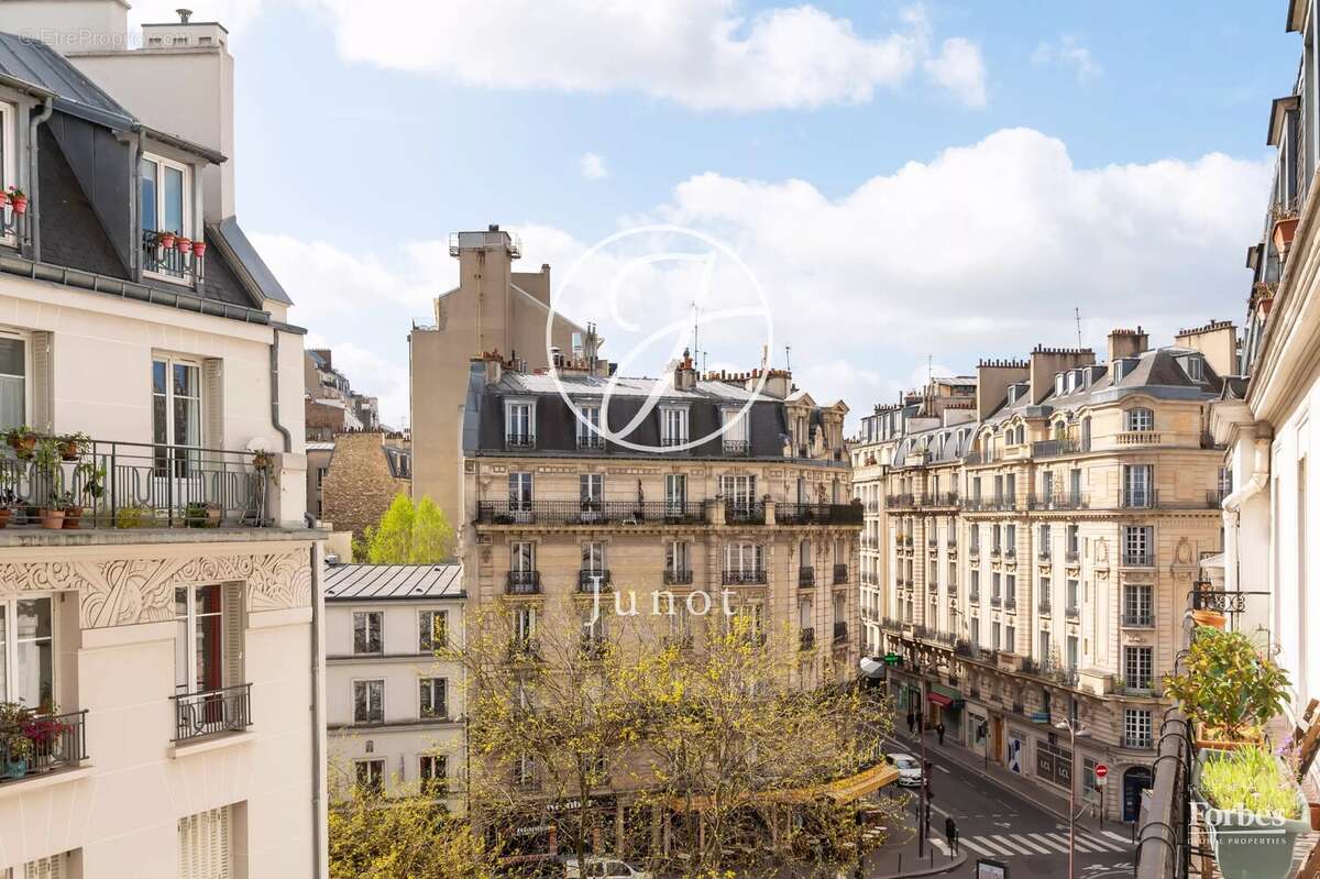 Appartement à PARIS-18E