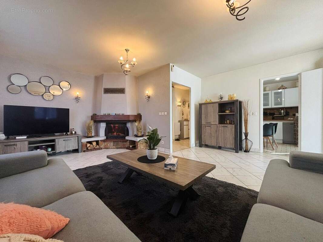 Maison à CRANVES-SALES
