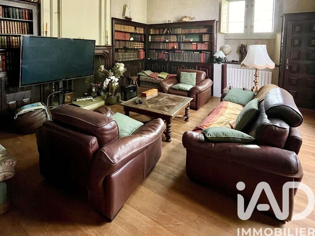 Maison 400 m² à Montagnac-Sur-Auvignon  - photo 9