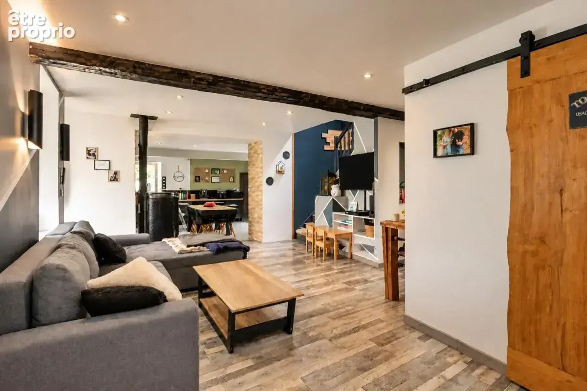 Maison familiale - 8 pièces - 175 m2 à Vermenton - photo 2