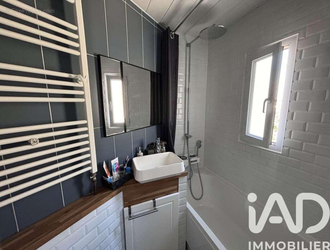 Photo 8 - Appartement à LES LILAS