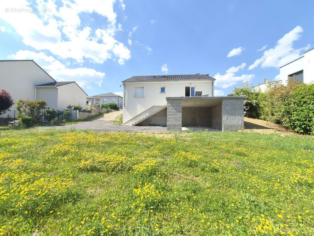 Maison à CHAMPENOUX