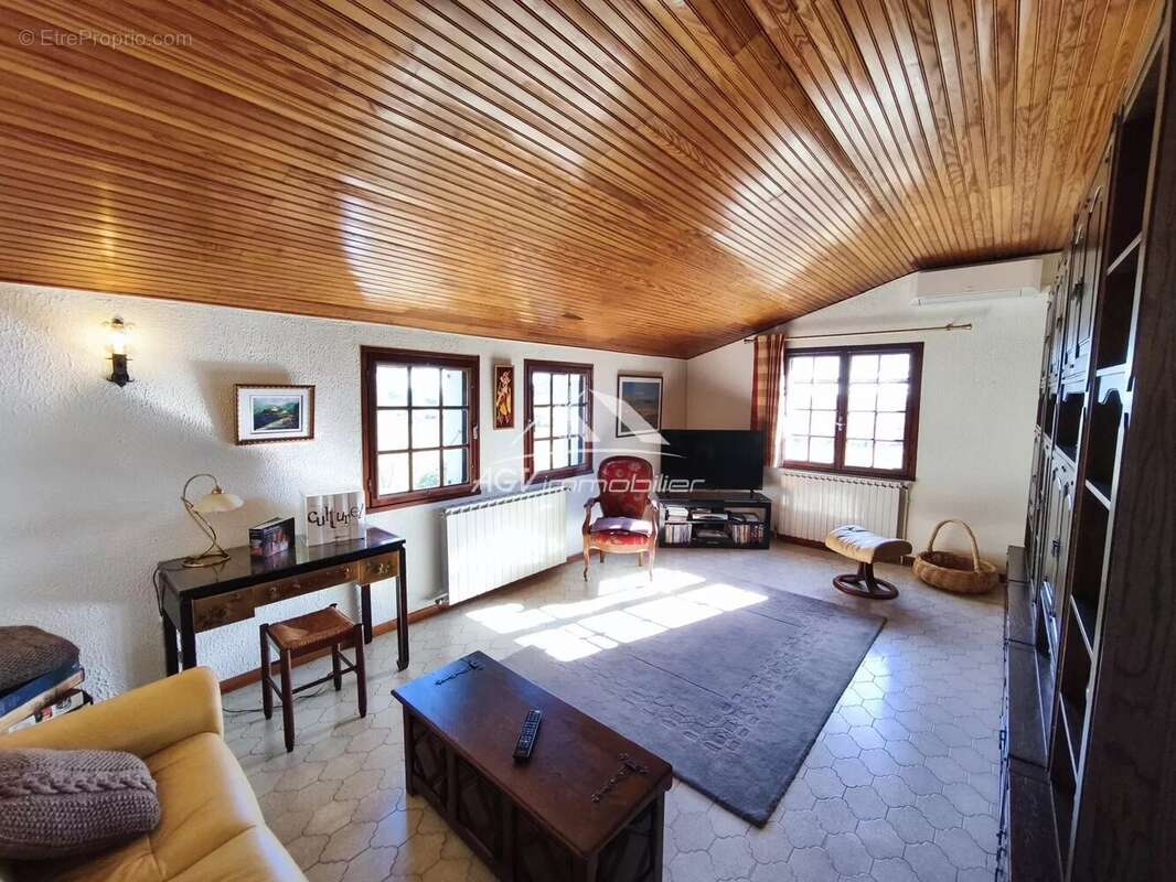 Maison à BOISSET-ET-GAUJAC