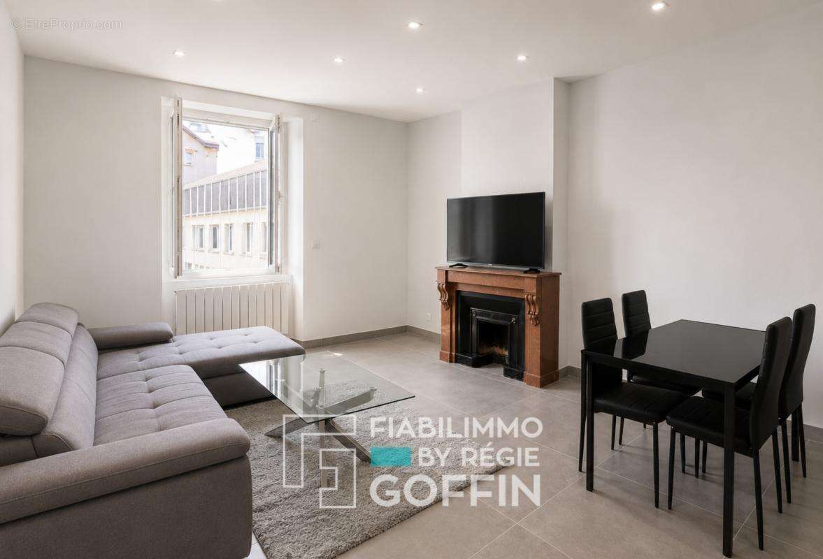 Appartement t2 de 52 m2 renove - proximite parc tete d'or - photo 2