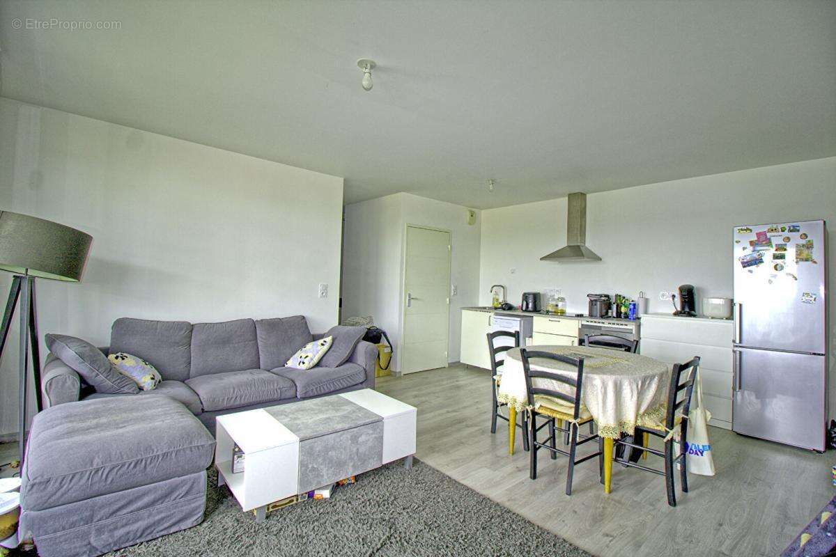 Appartement à AVRILLE