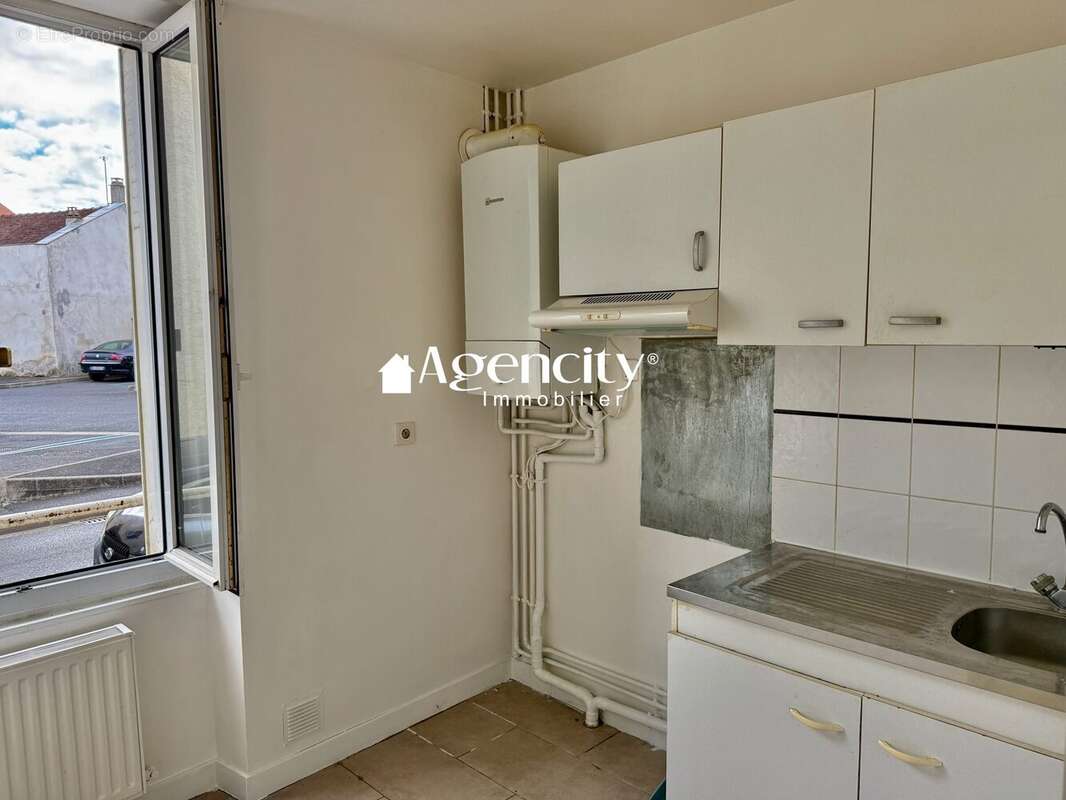 Cuisine - Appartement à PONTAULT-COMBAULT