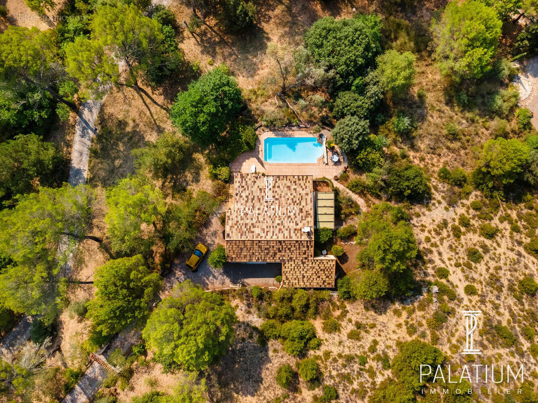 Maison 136 m² à Esparron-De-Verdon  - photo 2
