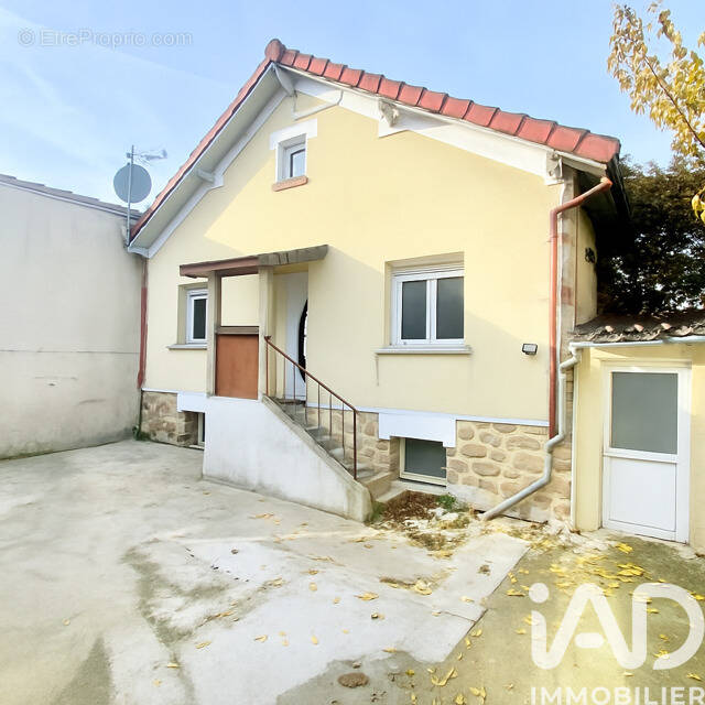 Photo 1 - Maison à VILLENEUVE-LE-ROI