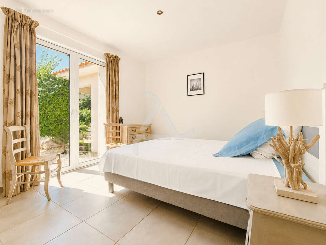 10’ porto-vecchio dans impasse résidentielle, villa t5 113m2 « première main » de 2014 - photo 12